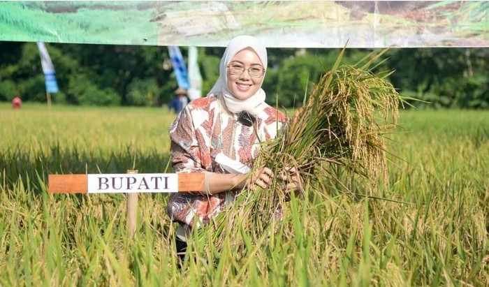 Bupati Purwakarta Anne Ratna Mustika