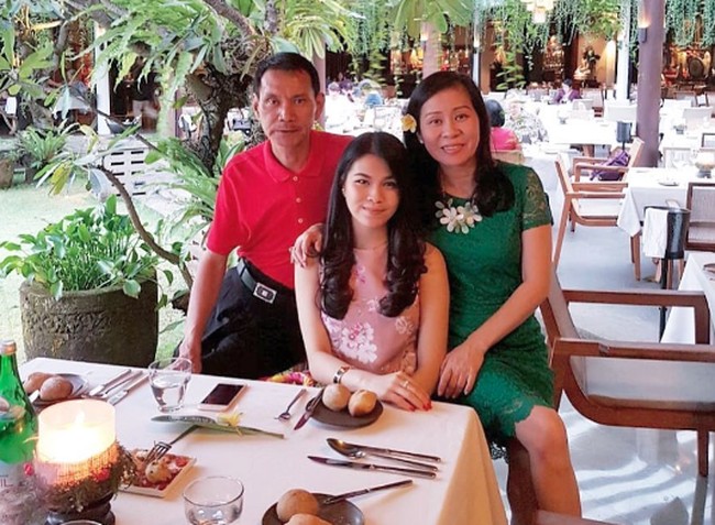 Tidak banyak informasi mengenai profil calon besan Hotman Paris. Namun dalam Instagram Chen Giovani Soetanto, mereka juga beberapa kali pergi liburan ke luar negeri. Foto: Dok. Instagram/chengiovanis