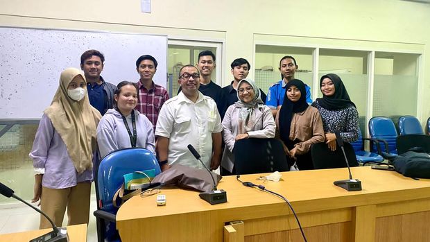 Fakultas Teknik Universitas Negeri Surabaya (FT Unesa) memborong 7 penghargaan di The 2nd Regional Association of Vocational and Technical Education in Asia (RAVTE) Students Innovation Award 2023.
