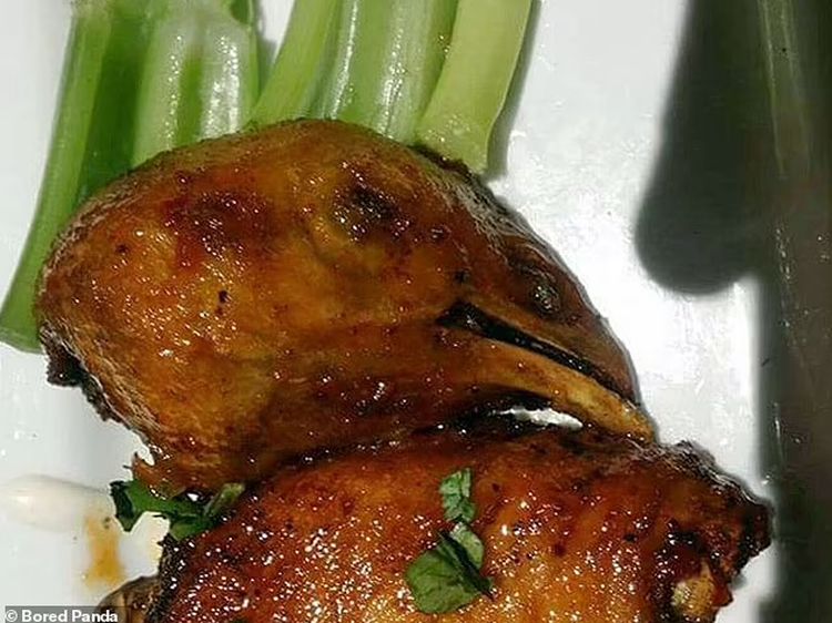 Gagal! 10 Tampilan Makanan di Restoran Ini Malah Bikin Mual