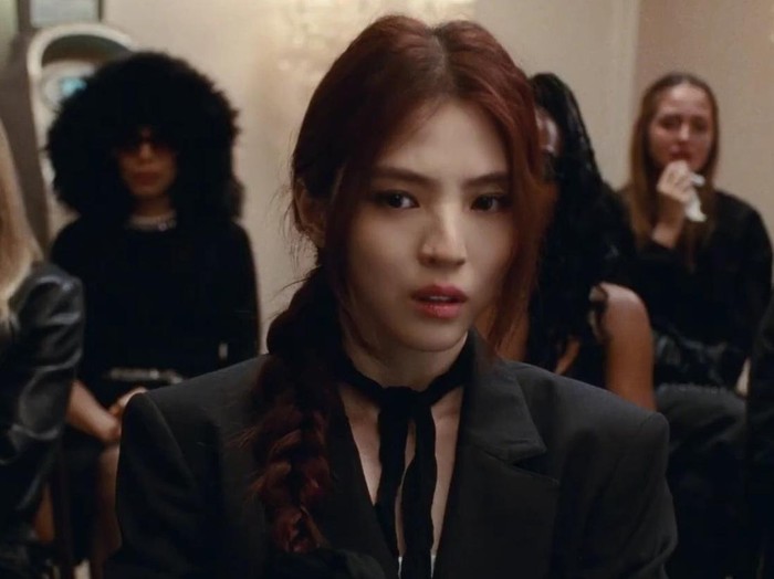 Gaya Han So Hee Jadi Pacar Jungkook BTS di MV Seven