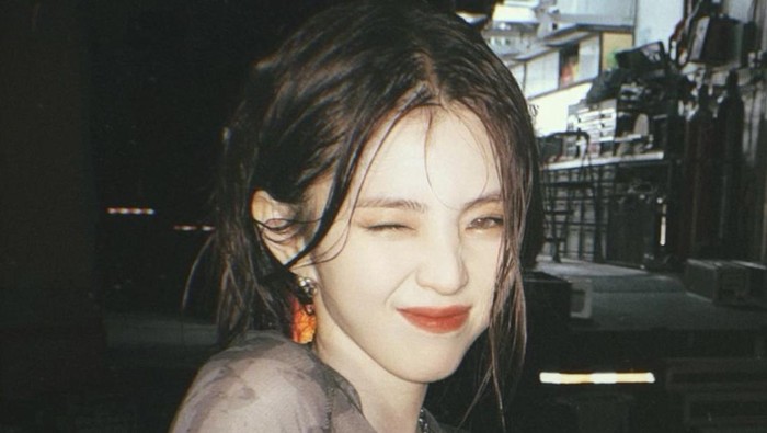 Gaya Han So Hee Jadi Pacar Jungkook BTS di MV Seven