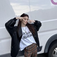 Setelah perilisan video klip SEVEN, Han So Hee membagikan sejumlah foto yang diambil di lokasi syuting di Los Angeles.  Foto: Instagram