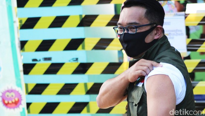 Gubernur Jabar Ridwan Kamil menjadi relawan vaksin COVID-19