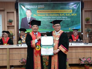Hakim Kopi Sianida Dikukuhkan Jadi Profesor Kehormatan Unissula Semarang