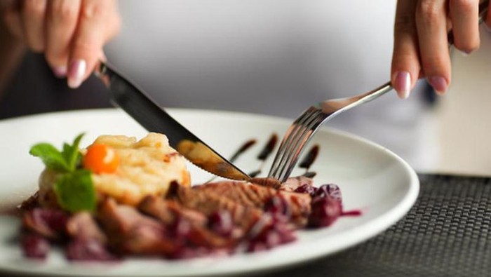 Ini Kebiasaan Makan yang Berbeda di 5 Negara, India hingga Jepang Ini Kebiasaan Makan yang Berbeda di 5 Negara, India hingga Jepang