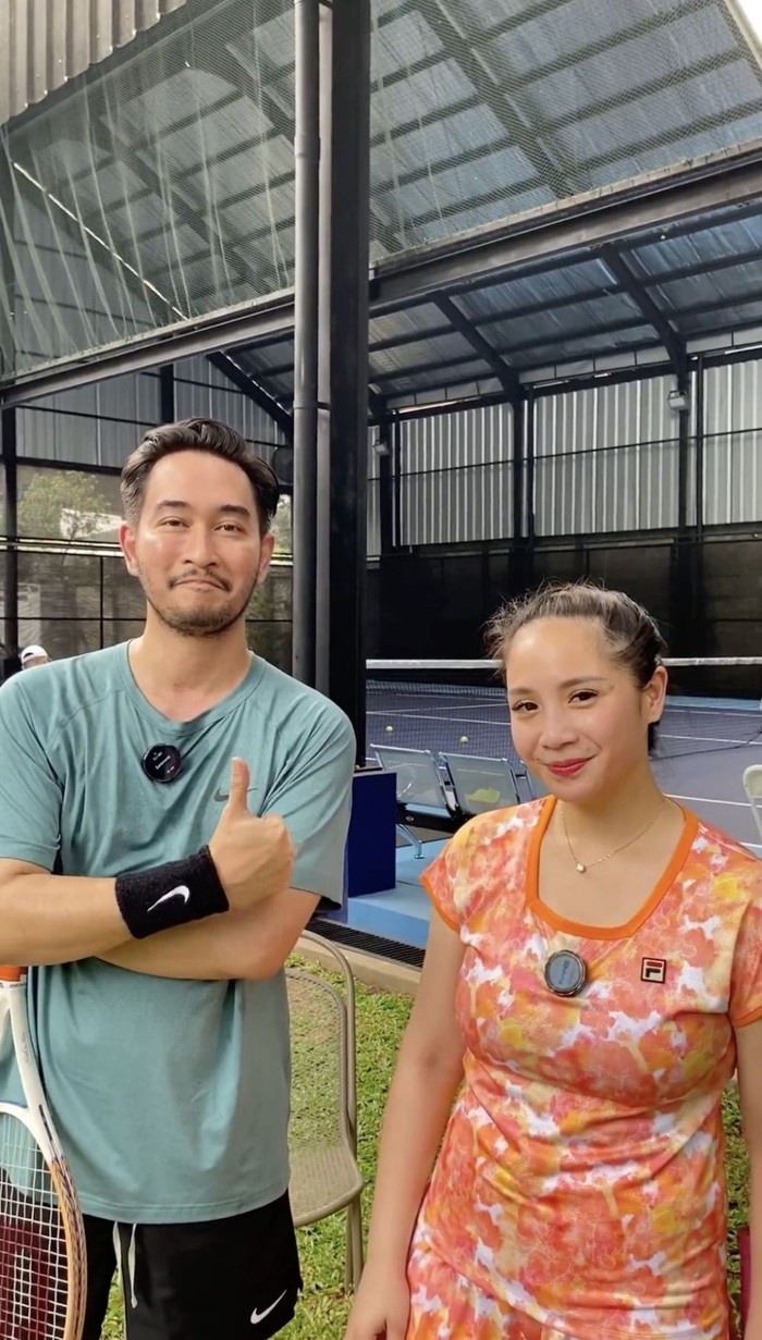 Jeje Govinda dan Nagita Slavina latihan tenis bareng.