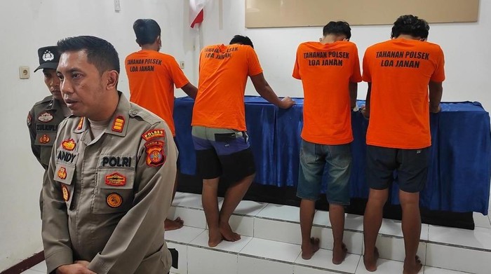 Kapolsek Loa Janan AKP Andy Wahyudi merilis kasus geng motor serang sopir truk di Kukar.