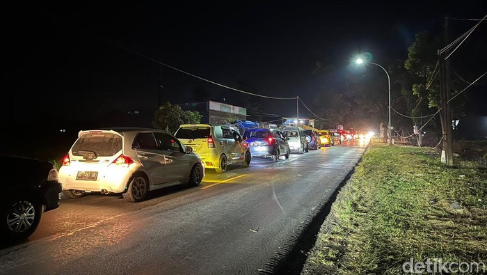 Kemacetan terjadi di Poros Gowa-Makassar, Sulawesi Selatan (Sulsel).