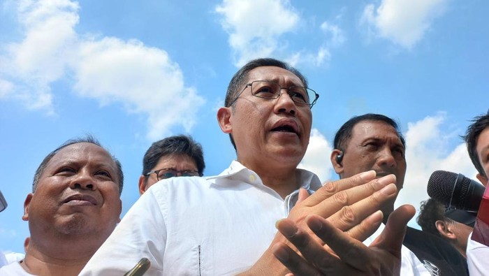 Ketua Umum PKN Anas Urbaningrum