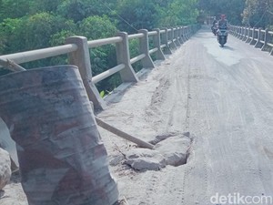 Jembatan Bandungan Klaten Berlubang, Lalu Lintas Diberlakukan Buka Tutup