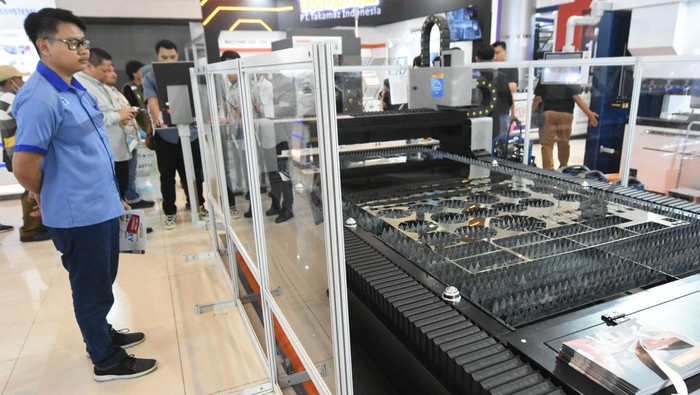 Mengunjungi Pameran Manufacturing Surabaya 2023 Pameran Internasional ke-17 Manufacturing Surabaya digelar. Sebanyak 253 perusahaan terkemuka dari dalam dan luar negeri ikut meramaikan, Sabtu (15/7/2023).