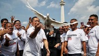 Namun, Anas ditetapkan sebagai tersangka oleh KPK. Anas divonis 8 tahun penjara dan denda Rp 300 juta subsider 3 bulan kurungan.