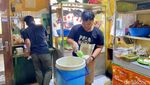 Wow! Warung Nasi Bebek Goreng khas Madura Ini Dapat Penghargaan