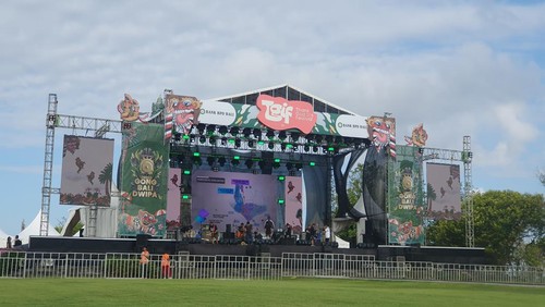 Panggung Thank God Its Festival (TGIF) di Peninsula Island, Nusa Dua, Kuta Selatan, Badung, Bali. Konser musik ini berlangsung selama tiga hari, dari 14-16 Juli 2023. (Ronatal Siahaan/detikBali)