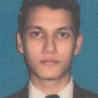 Ini foto Christian Sugiono saat masih kuliah yang tetap terlihat tampan dengan gaya rambut rapi memakai dasi. Foto: Instagram @csugiono