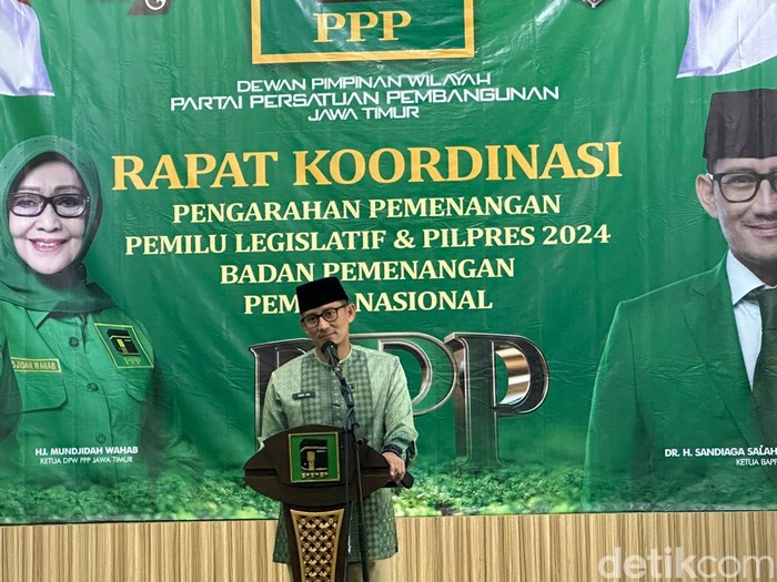 Sandiaga Uno memberi arahan pada kader PPP Jatim