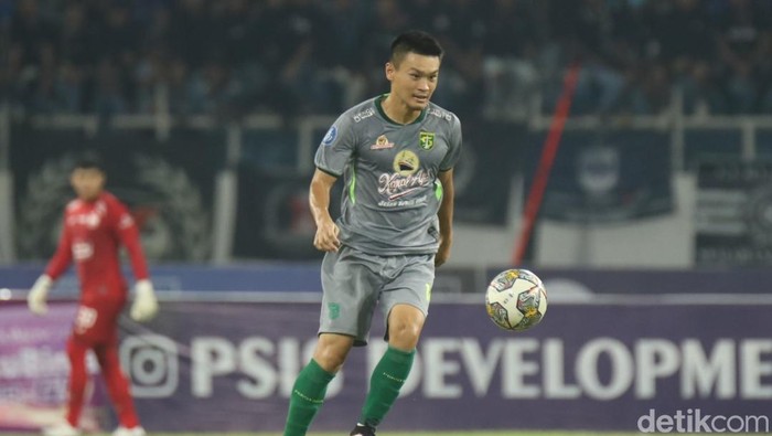Pemain Persebaya asal Jepang, Sho Yamamoto.