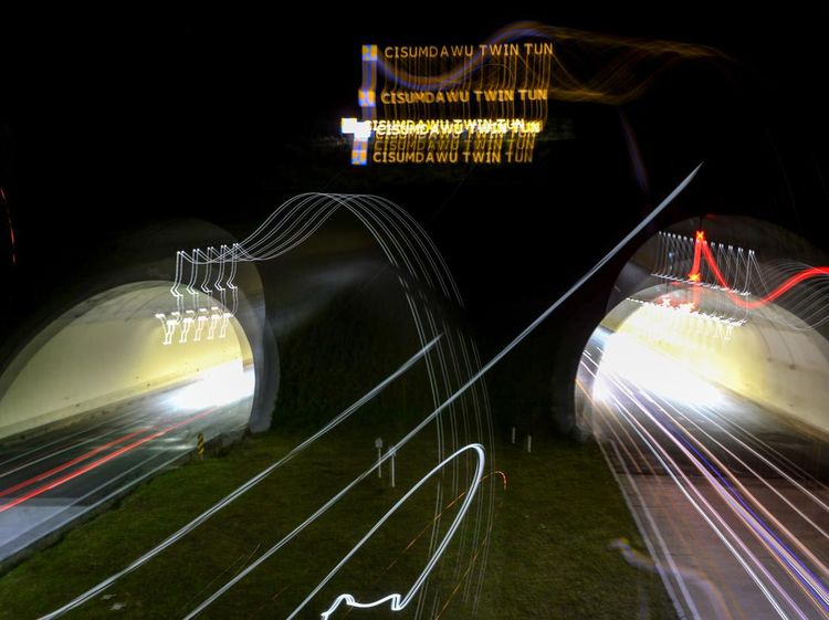 Masih Gratis! Begini Suasana Tol Cisumdawu Saat Malam Hari