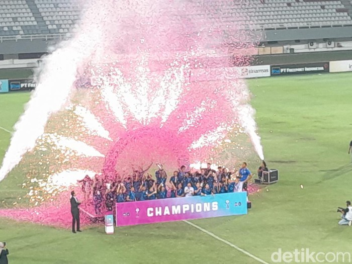 Thailand jadi juara AFF U-19 Womens Championship usai mengalahkan Vietnam 2-1 di Gelora Sriwijaya Palembang, Sumsel, Sabtu (15/7/2023).