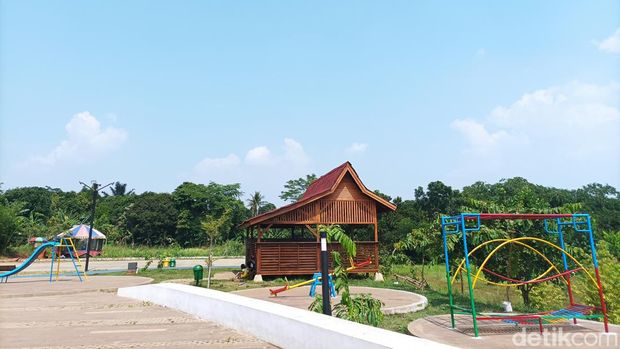 Alun-alun Edu Forest Kabupaten Bekasi