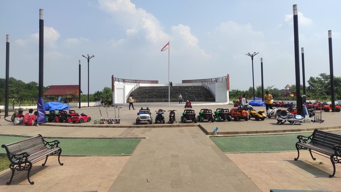 Alun-alun Edu Forest Kabupaten Bekasi.