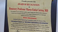 Dr. Marco Faria-Correa menyelesaikan pelatihan spesialisnya di bidang Bedah Kosmetik dan Rekonstruktif di Brasil pada tahun 1985. Ia juga mengikuti pelatihan pasca sarjana dalam bedah mikro di Jepang pada tahun 1989.