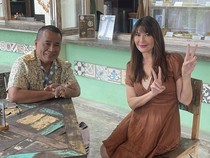 Hotman Paris Nongkrong di Kopi Johny hingga Rumah Makan Tamara Bleszynski