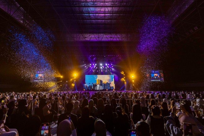 Sebelum menutup gelaran fanmeetingnya, Lee Jong Suk menyanyikan lagu That’s Okay milik D.O. EXO yang sarat akan makna. Foto: dok. Applewood