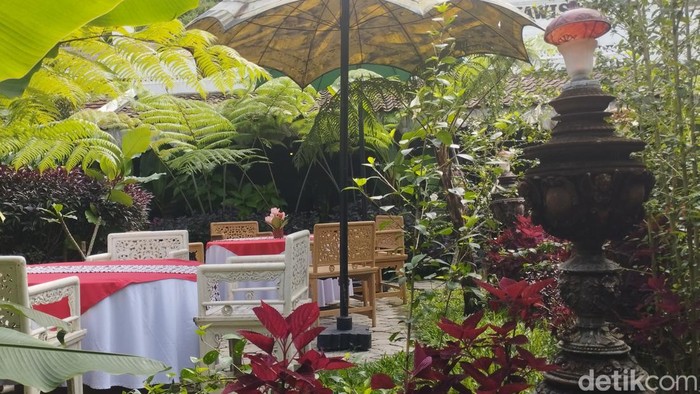 Loji Kawisari, tempat menginap privat di tengah kebun kopi Blitar