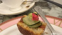 Tenang saja, paket afternoon tea ini juga punya pilihan kue gurih. Salah satunya Turkish Yengen Toast. Berupa roti panggang diisi keju khas Turki, Turki Sujuk, acar, hingga tomat. Foto: Detikcom / Atiqa Rana