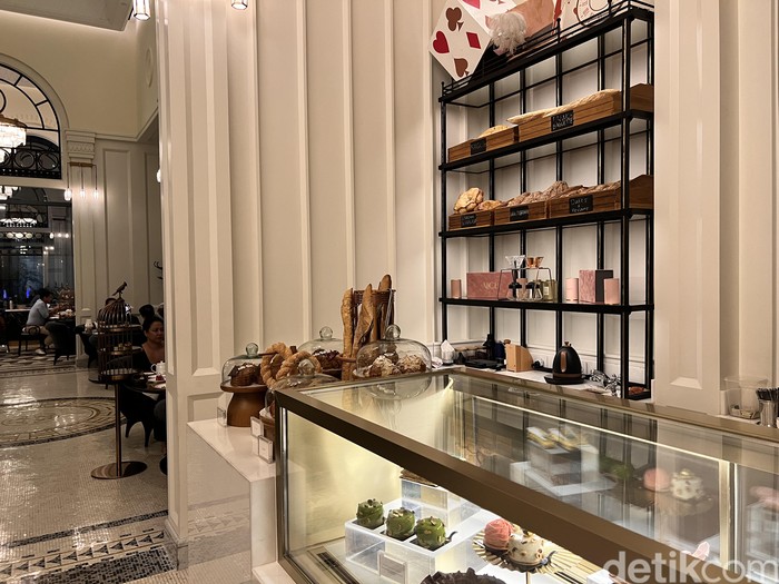 Menikmati Afternoon Tea Spesial dengan Kue Khas Turki di Kafe Jakarta