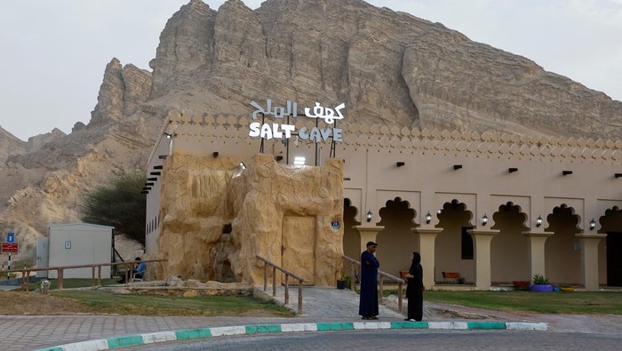 Ali Hamad Abdelmenem, a salt cave visitor, receives an anti-stress treatment at the facility in Al Ain, United Arab Emirates, July 11, 2023. Imported from Cracow, city in Poland, the salt is rich in negative ions and minerals such as sodium and magnesium and is presented as a remedy for health and skin conditions at the 171-square metre grotto. REUTERS/Rula Rouhana