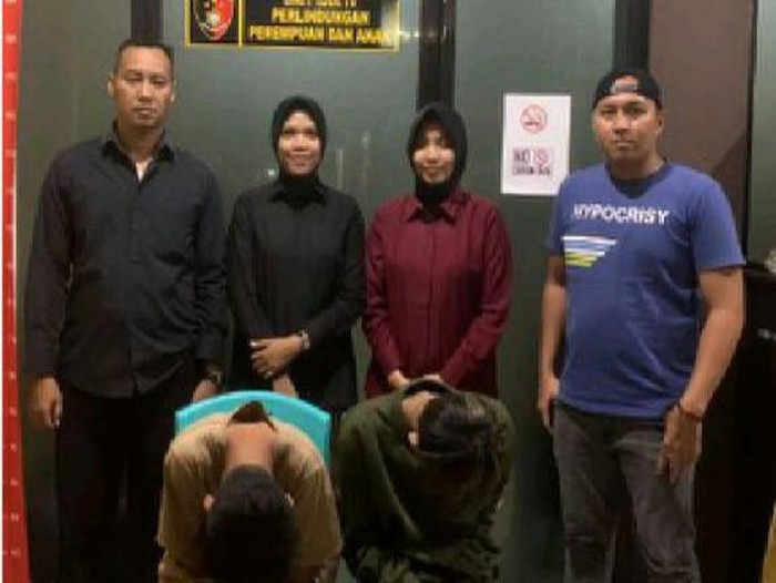 Polisi tangkap dua pemuda di Jambi yang salurkan gadis di bawah umur jadi PSK di Batam.