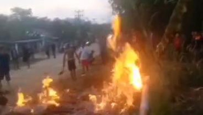Pipa gas meledak, dua bocah terbakar.
