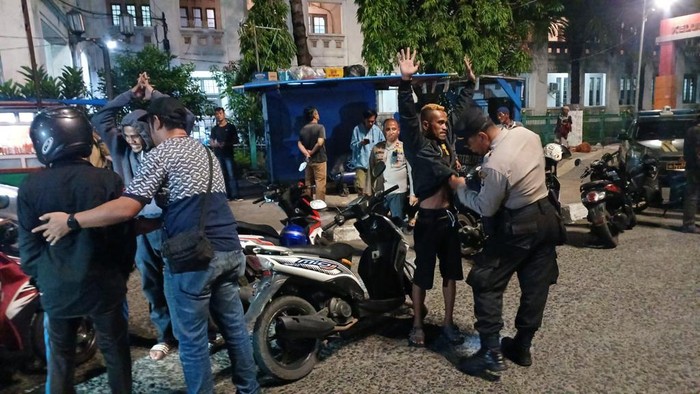 Polisi temukan sabu saat gelar penertiban pemotor nakal di Tj Priok, Jakut (dok. Ist)
