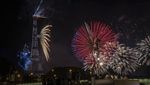 Potret Menara Eiffel Bermandikan Cahaya Peringati Bastille Day