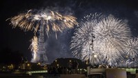 Perayaan itu dilakukan untuk memperingati penyerbuan benteng penjara Bastille pada 14 Juli 1789 silam. 