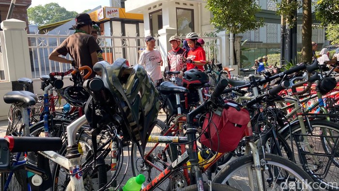 Sepeda Federal Langka Mejeng di CFD Bandung