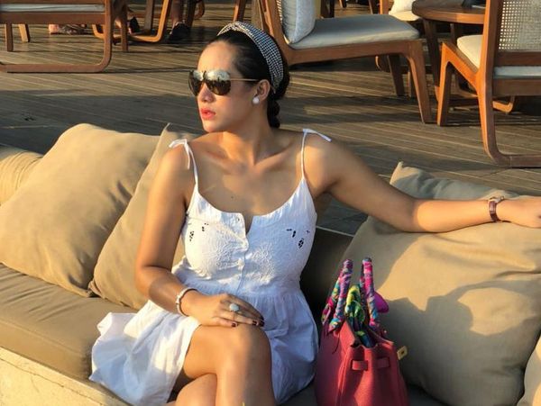 Shinta Bachir Saat Kulineran di Bali dan Nongkrong Cantik Bareng Sahabat