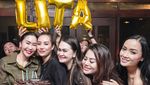 Shinta Bachir Saat Kulineran di Bali dan Nongkrong Cantik Bareng Sahabat