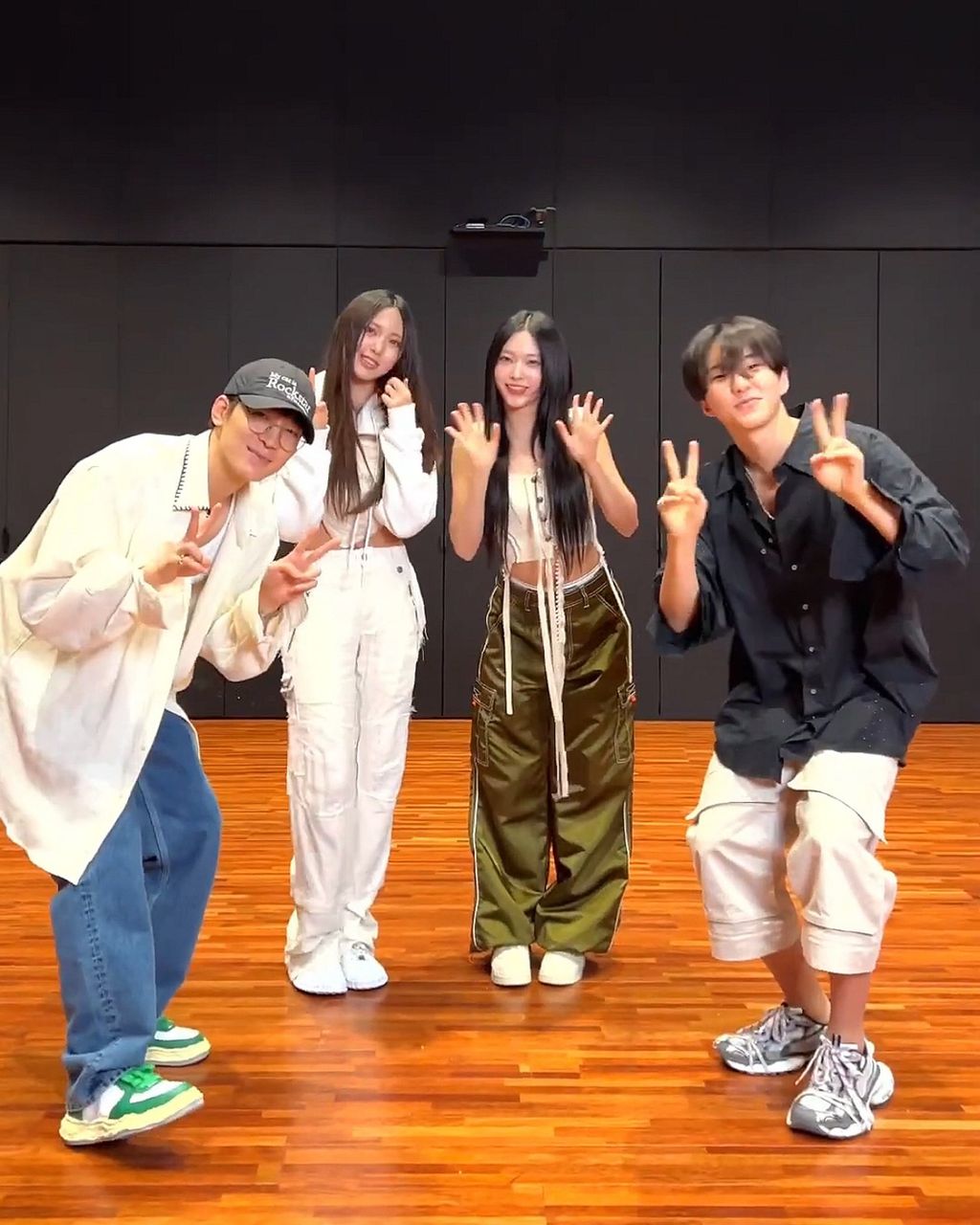 Wonwoo dan Hoshi SEVENTEEN bikin dance challenge NewJeans