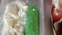 Di daerah Cempaka Putih ada RM Kampoeng Daeng yang tawarkan aneka makanan khas Makassar. Untuk pencuci mulut bisa pesan es pisang ijo seharga Rp 30 ribu. Foto: rm.kampoengdaeng