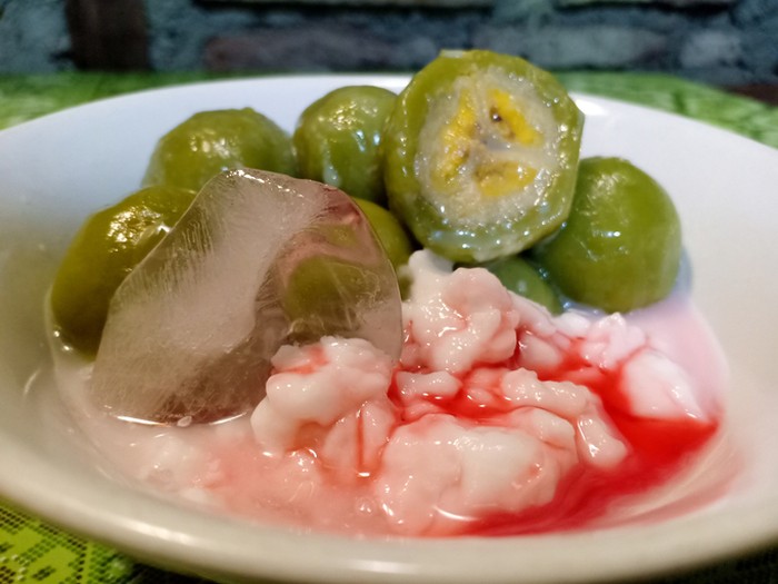 20 Es Pisang Ijo Khas Makasar yang Legit Dingin, Ada di Sini!
