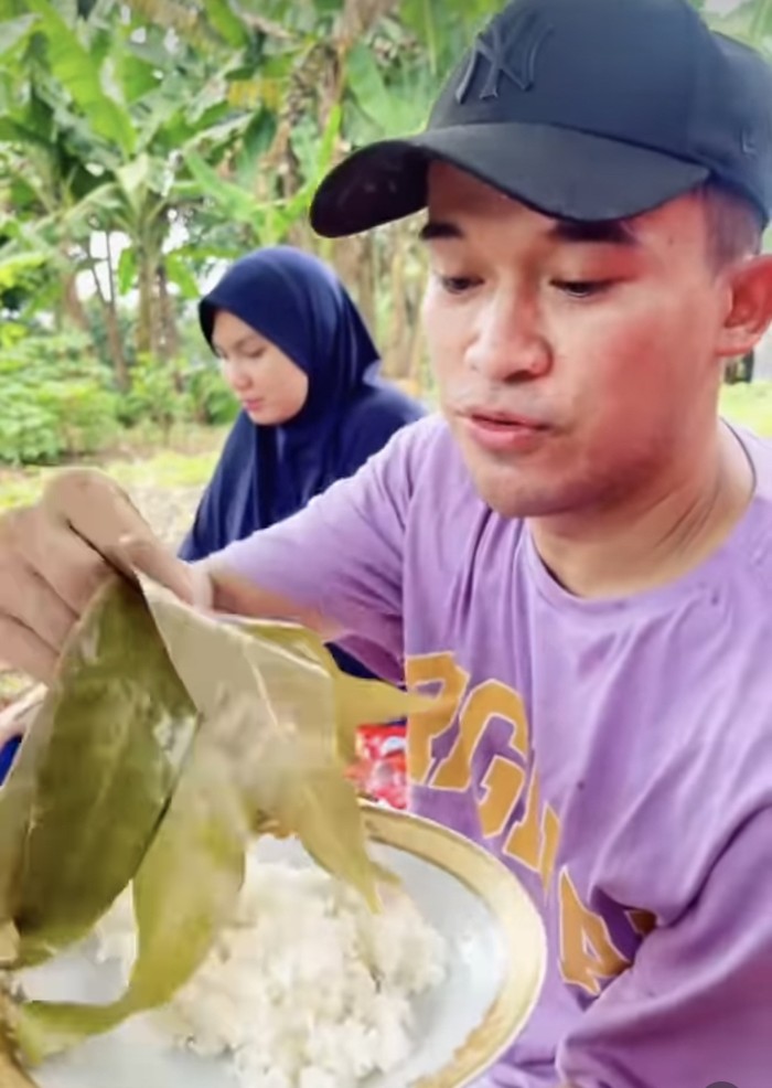 Anwar BAB Kini Makin Jago Masak dan Bikin Kue