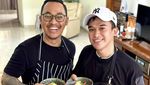 Anwar BAB Kini Makin Jago Masak dan Bikin Kue