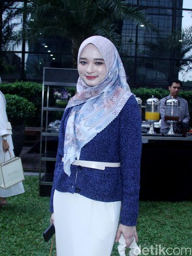 Artis di Acara Klamby by Aurelie Inara Rusli