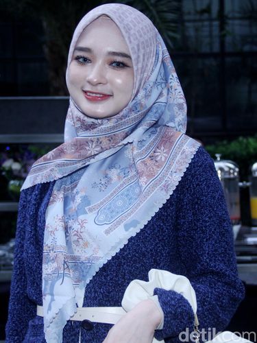 Artis di Acara Klamby by Aurelie Inara Rusli