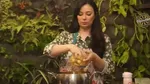 Hobi Masak, Ini Momen Asmirandah saat Sibuk di Dapur