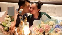 Ia selalu memperhatikan asupan nutrisi pada anaknya terpenuh. Mulai dari karbohidrat, vitamin, serat, dan masih banyak lagi. Foto: Instagram/YouTube